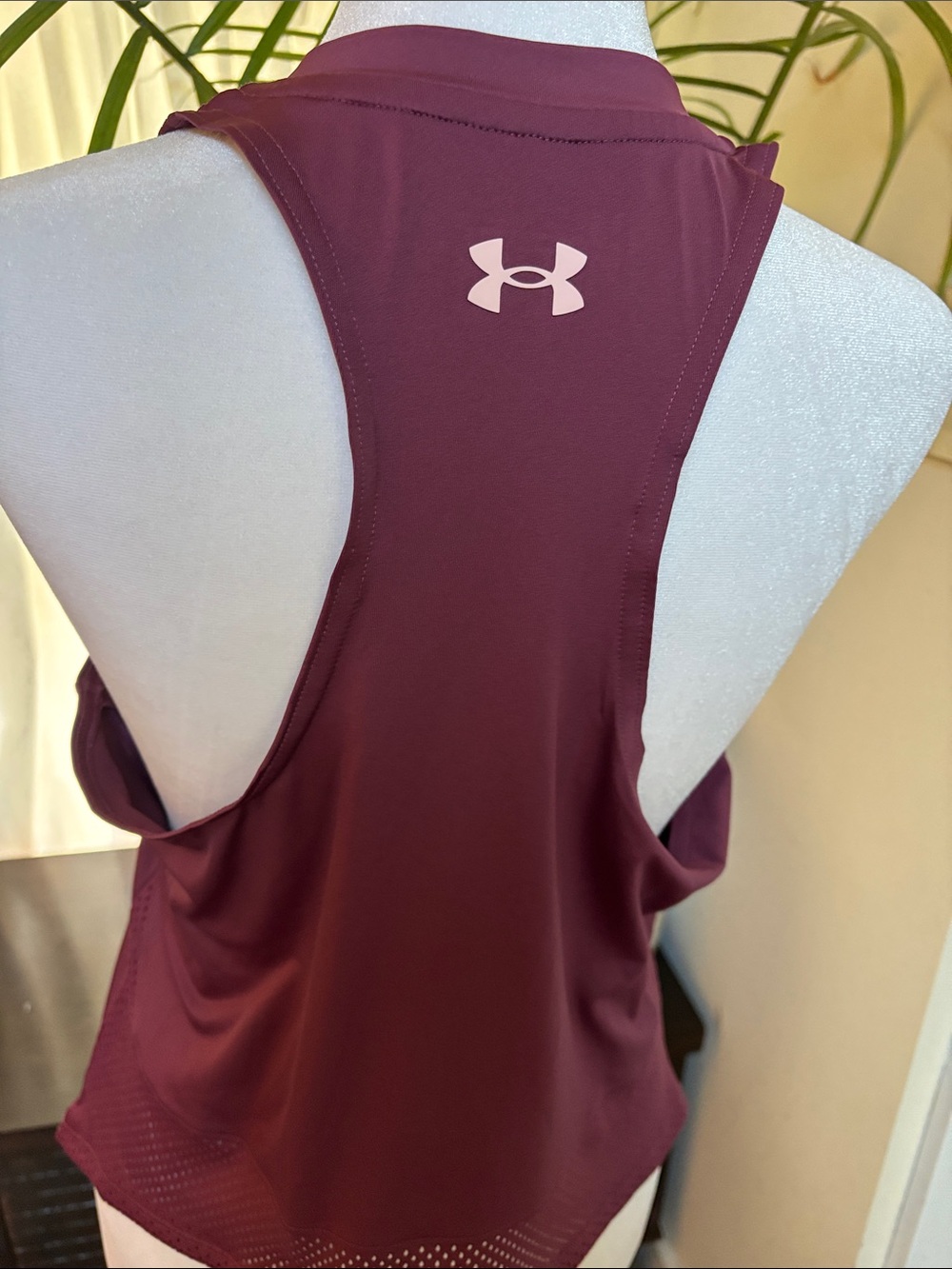 Under Armour Project Rock Heat Gear Plum High Neck Mesh-Shoulder Tank - Picture 4 of 6